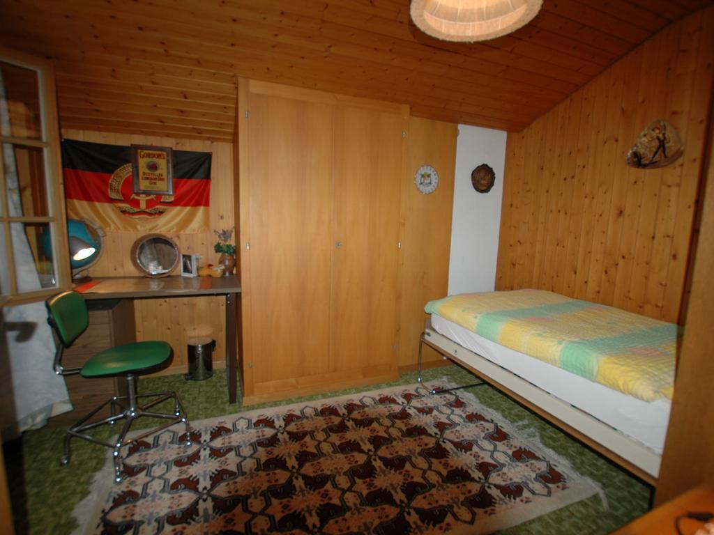 Pristine Home In A Charming Village Large Grassy Sunbathing Area View Of The M Nch And Jungfrau Wilderswil Exterior photo